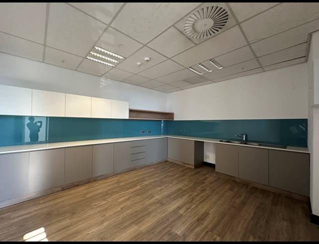488M² OFFICE TO LET IN CENTURION CENTRAL